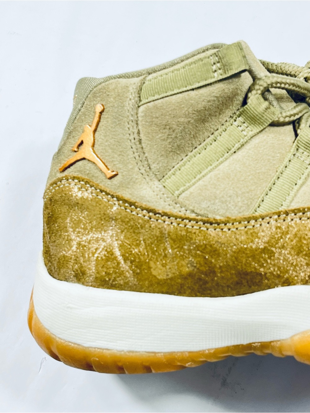 Nike Air Jordan 11 Retro AR0715-200 Olive Gold Tan LUX Women’s 8.5Sneakers AJ13 - Picture 7 of 15